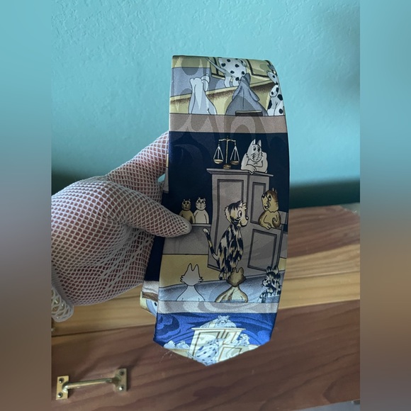 Sole Men's Tie Silk Cats & Dogs Go To Court - Lawyer Necktie 61” - Picture 5 of 5